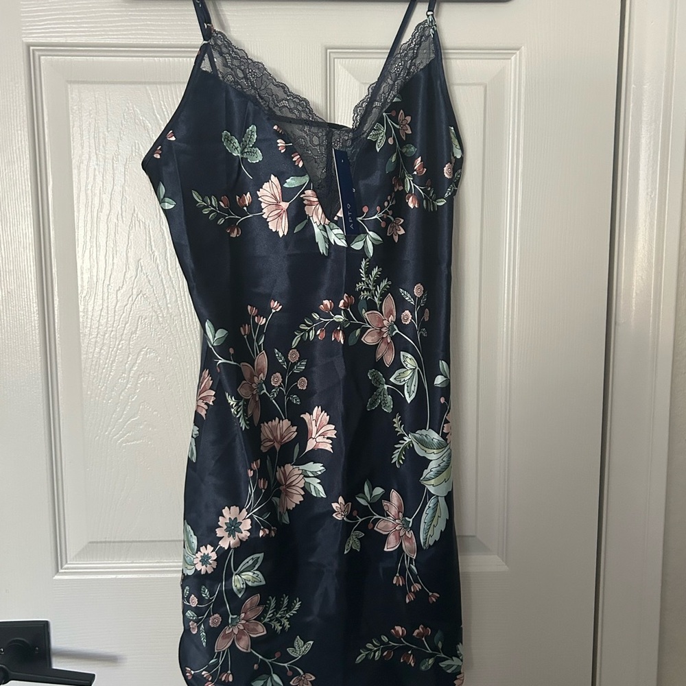Apt. 9 Floral Lace Trim Sleepwear Small NWT